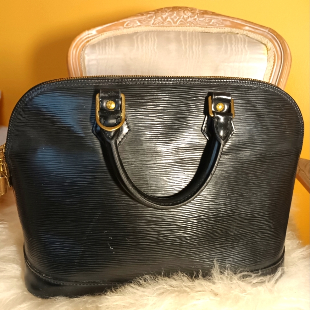 Louis Vuitton Vintage Epi Alma PM - Picture 3 of 16